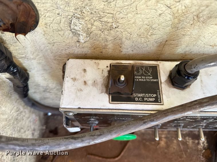 image for item DV4032 2011 Ford F450 Super Duty XL bucket truck