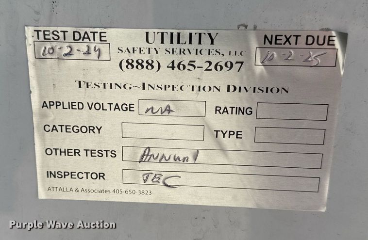 image for item DV4032 2011 Ford F450 Super Duty XL bucket truck