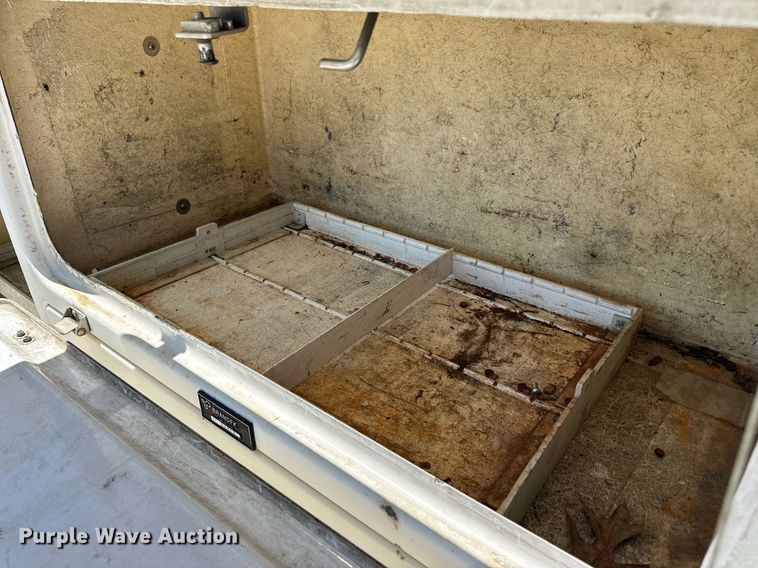 image for item DV4032 2011 Ford F450 Super Duty XL bucket truck