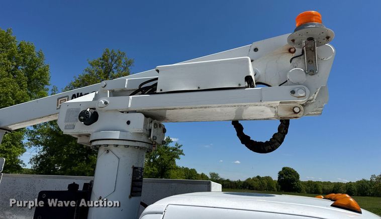 image for item DV4032 2011 Ford F450 Super Duty XL bucket truck