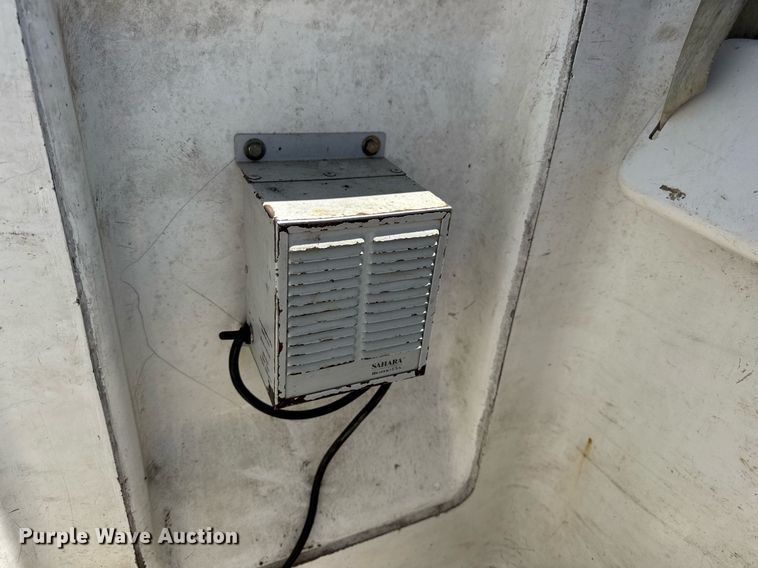 image for item DV4032 2011 Ford F450 Super Duty XL bucket truck