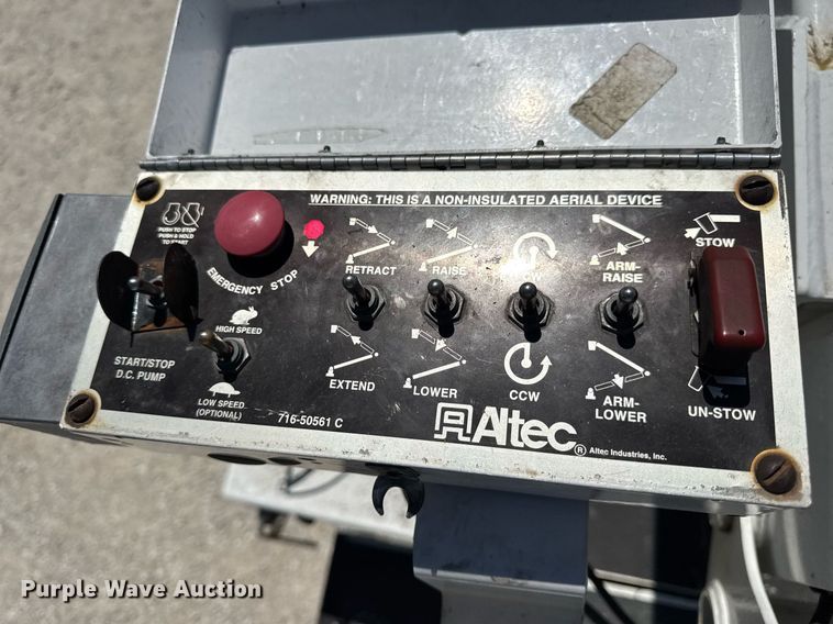 image for item DV4032 2011 Ford F450 Super Duty XL bucket truck