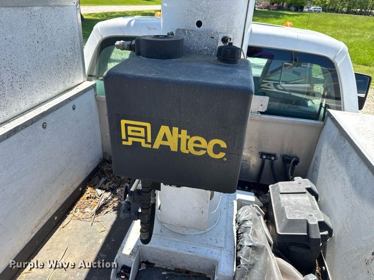 image for item DV4032 2011 Ford F450 Super Duty XL bucket truck