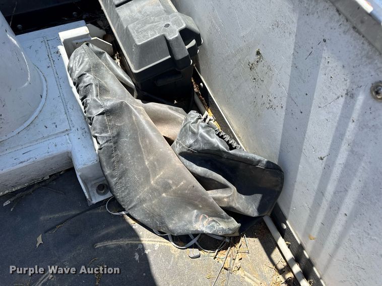 image for item DV4032 2011 Ford F450 Super Duty XL bucket truck