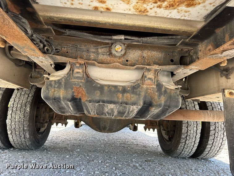 image for item DV4032 2011 Ford F450 Super Duty XL bucket truck