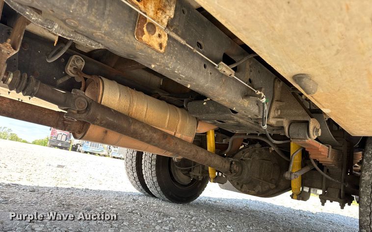 image for item DV4032 2011 Ford F450 Super Duty XL bucket truck