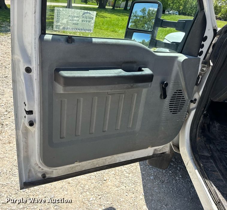 image for item DV4032 2011 Ford F450 Super Duty XL bucket truck