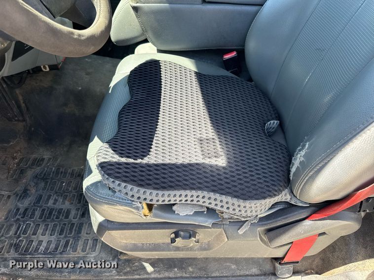 image for item DV4032 2011 Ford F450 Super Duty XL bucket truck