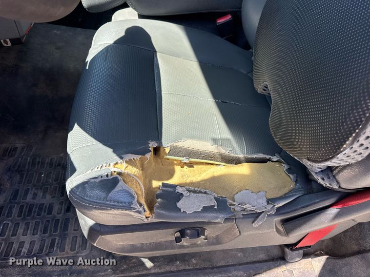 image for item DV4032 2011 Ford F450 Super Duty XL bucket truck