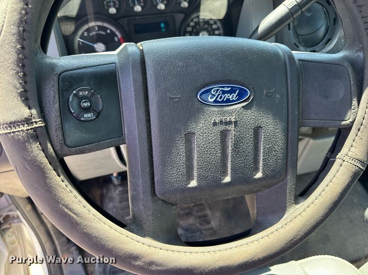 image for item DV4032 2011 Ford F450 Super Duty XL bucket truck