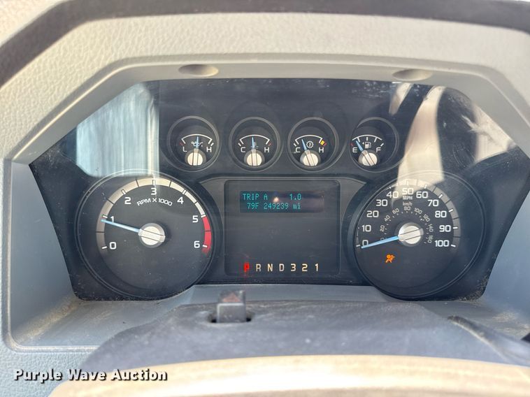 image for item DV4032 2011 Ford F450 Super Duty XL bucket truck