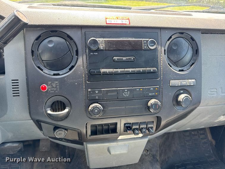 image for item DV4032 2011 Ford F450 Super Duty XL bucket truck