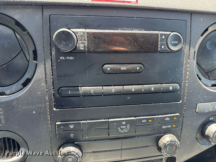 image for item DV4032 2011 Ford F450 Super Duty XL bucket truck