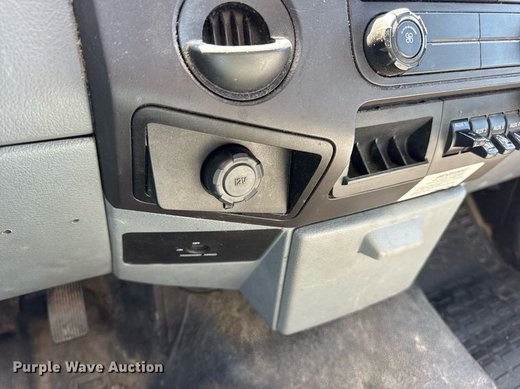 image for item DV4032 2011 Ford F450 Super Duty XL bucket truck