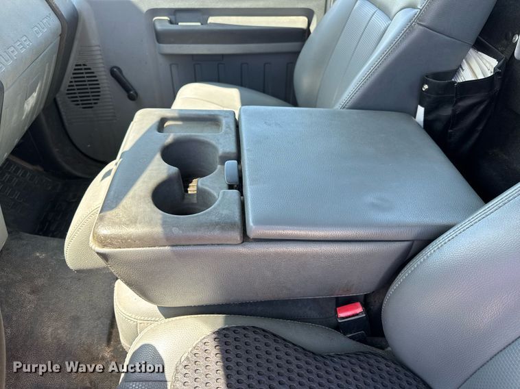 image for item DV4032 2011 Ford F450 Super Duty XL bucket truck