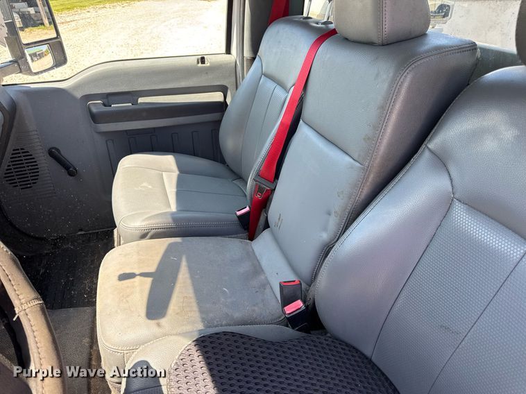 image for item DV4032 2011 Ford F450 Super Duty XL bucket truck