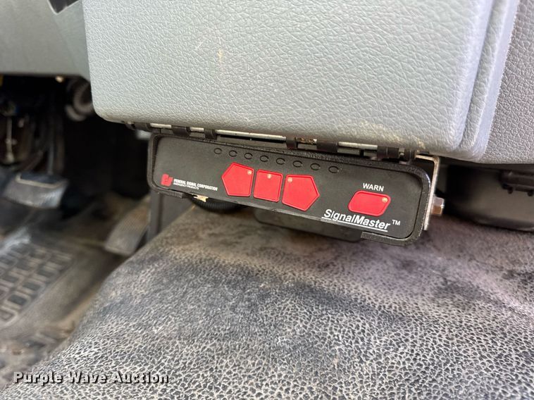 image for item DV4032 2011 Ford F450 Super Duty XL bucket truck