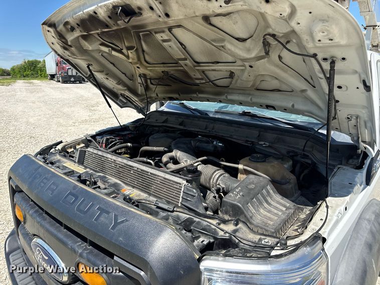 image for item DV4032 2011 Ford F450 Super Duty XL bucket truck