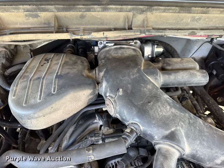 image for item DV4032 2011 Ford F450 Super Duty XL bucket truck