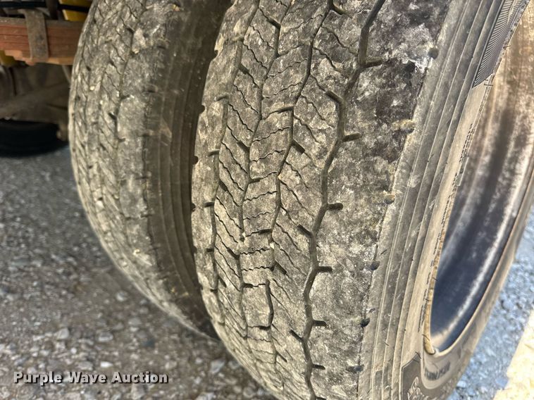 image for item DV4032 2011 Ford F450 Super Duty XL bucket truck