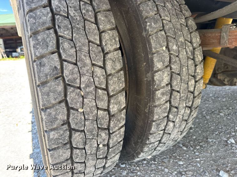 image for item DV4032 2011 Ford F450 Super Duty XL bucket truck