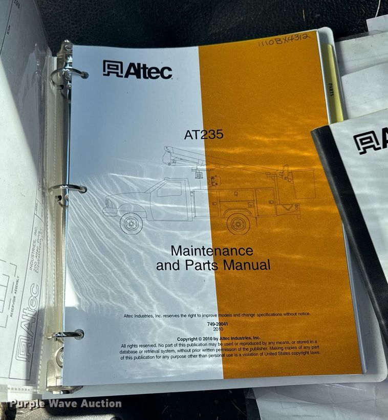 image for item DV4032 2011 Ford F450 Super Duty XL bucket truck