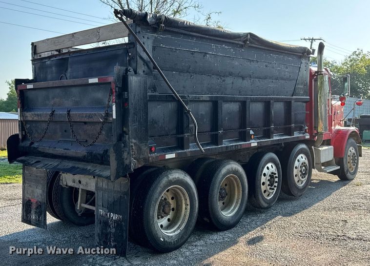 image for item DV4036 1987 Freightliner dump truck
