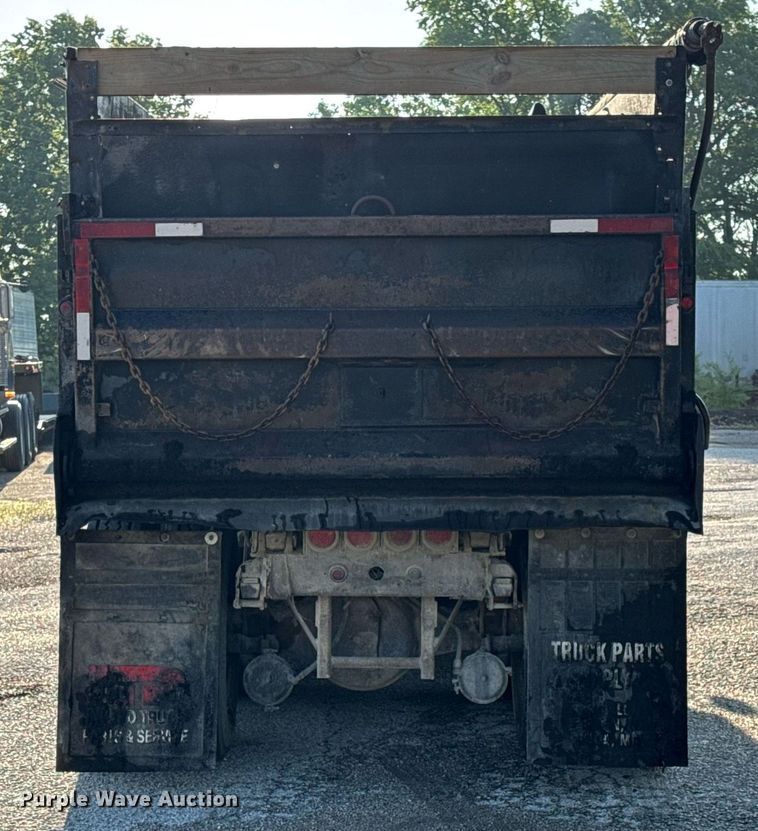 image for item DV4036 1987 Freightliner dump truck