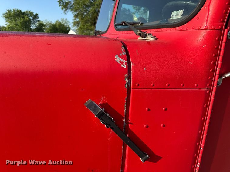 image for item DV4036 1987 Freightliner dump truck