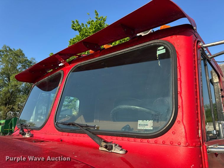 image for item DV4036 1987 Freightliner dump truck