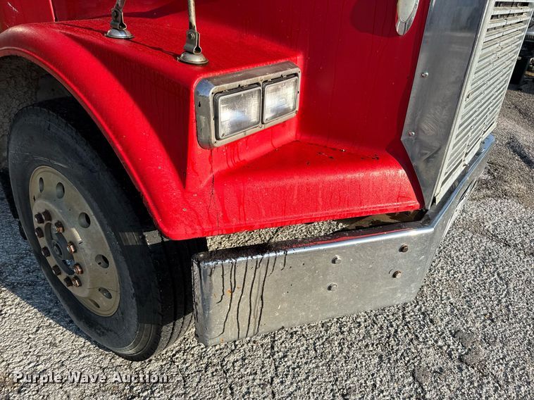 image for item DV4036 1987 Freightliner dump truck