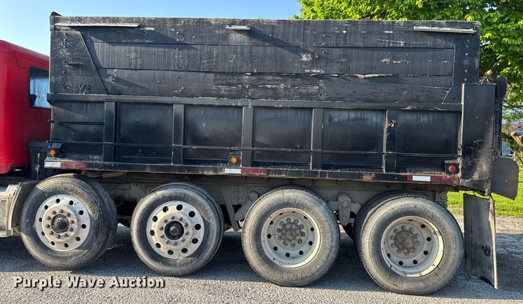 image for item DV4036 1987 Freightliner dump truck