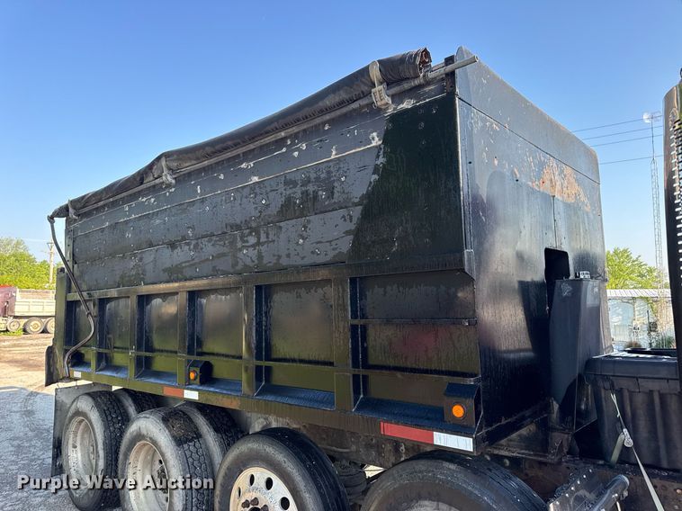 image for item DV4036 1987 Freightliner dump truck