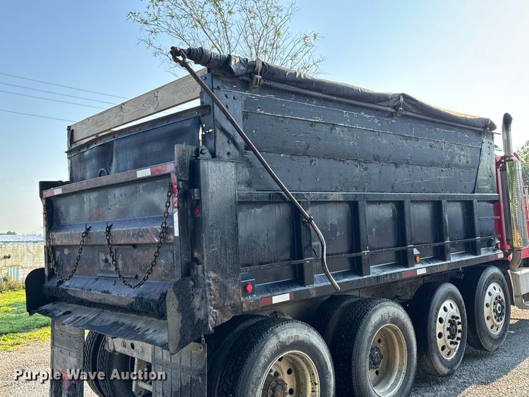 image for item DV4036 1987 Freightliner dump truck