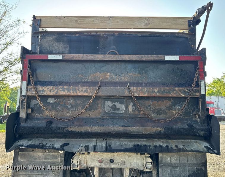image for item DV4036 1987 Freightliner dump truck
