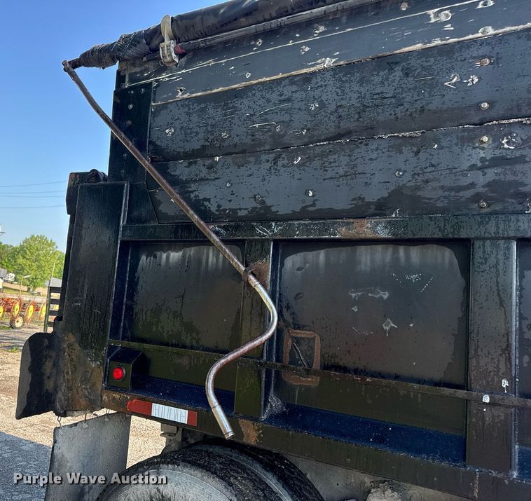 image for item DV4036 1987 Freightliner dump truck