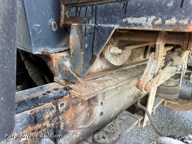 image for item DV4036 1987 Freightliner dump truck