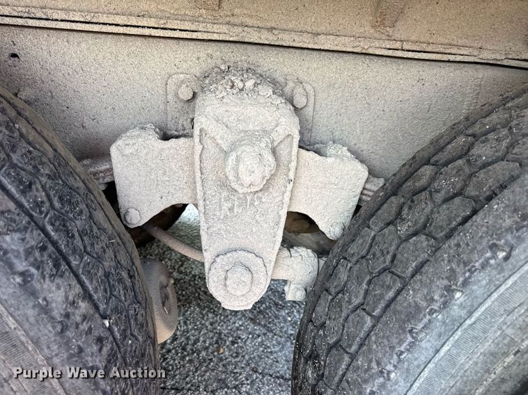 image for item DV4036 1987 Freightliner dump truck