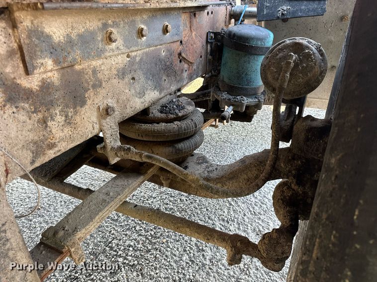 image for item DV4036 1987 Freightliner dump truck