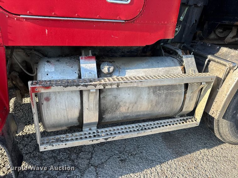 image for item DV4036 1987 Freightliner dump truck