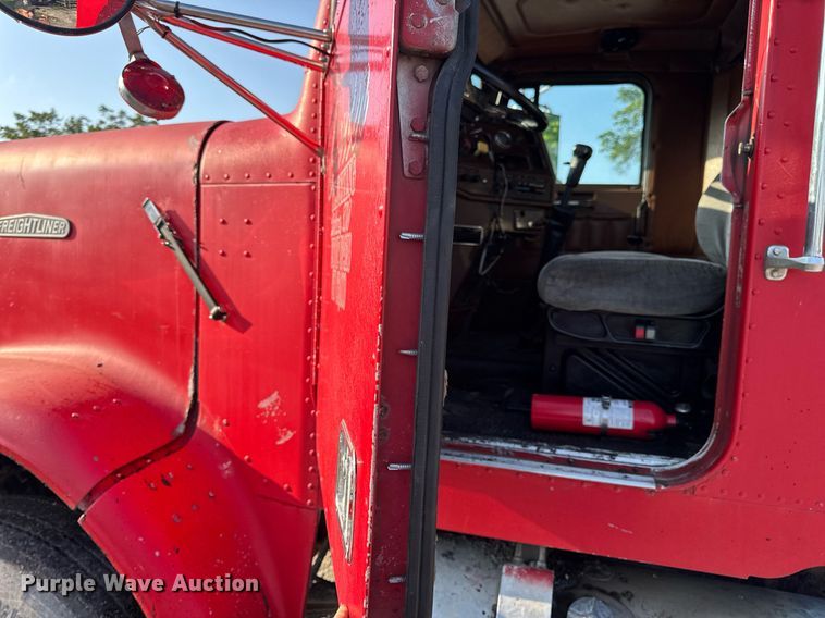 image for item DV4036 1987 Freightliner dump truck