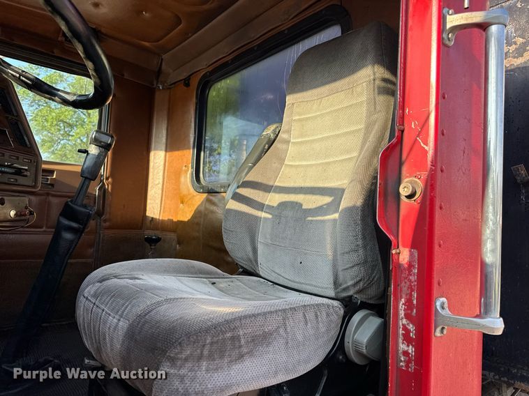 image for item DV4036 1987 Freightliner dump truck