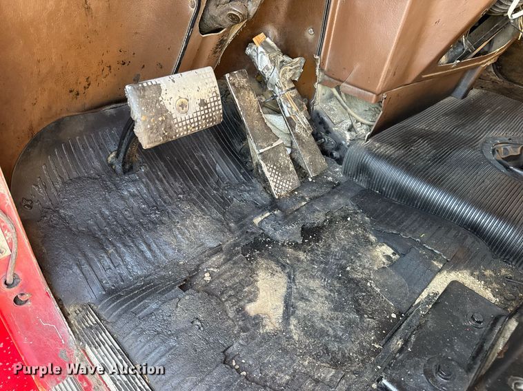 image for item DV4036 1987 Freightliner dump truck