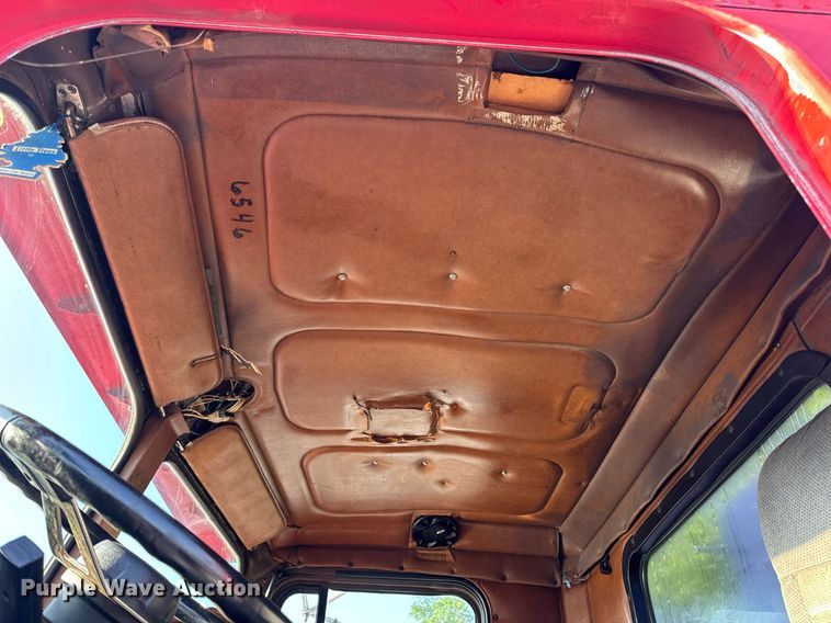 image for item DV4036 1987 Freightliner dump truck