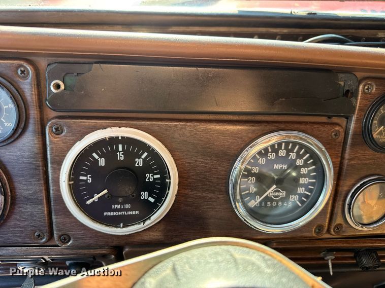 image for item DV4036 1987 Freightliner dump truck