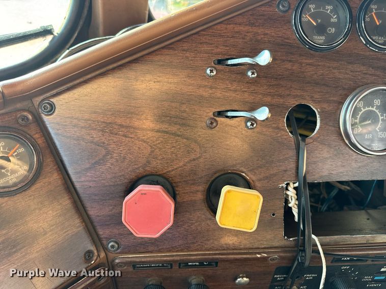 image for item DV4036 1987 Freightliner dump truck