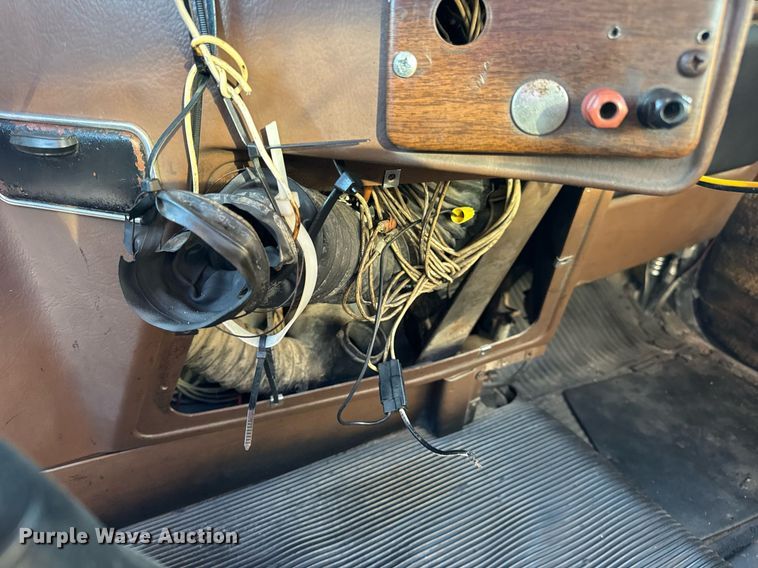 image for item DV4036 1987 Freightliner dump truck