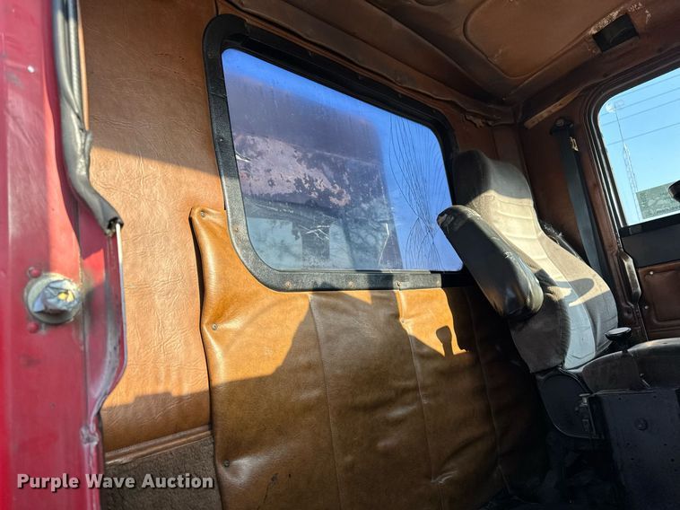 image for item DV4036 1987 Freightliner dump truck