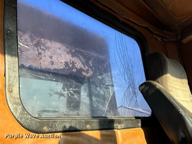 image for item DV4036 1987 Freightliner dump truck