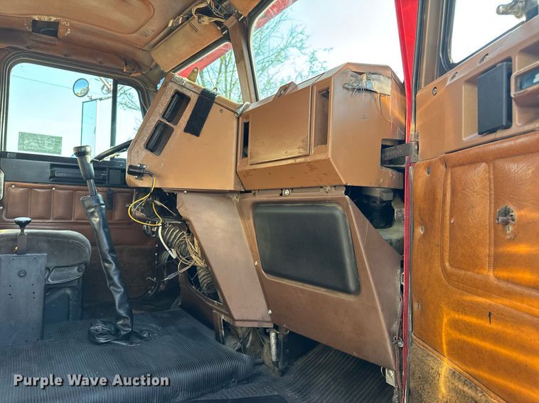 image for item DV4036 1987 Freightliner dump truck